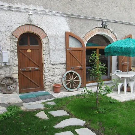 La Casa Dei Mimirs 3* Garbagna